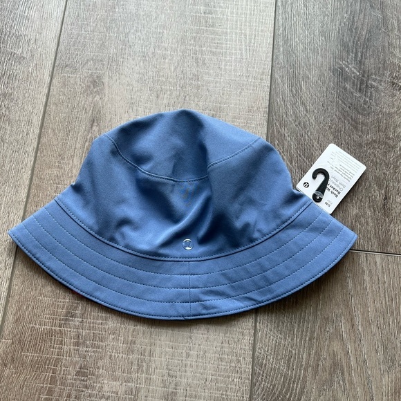 Lululemon Both Ways Bucket Hat in Waterdrop/Veiled Floral Black Multi
